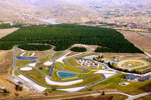 The Highlands 101 race features a modern take on the famous Le Mans start, compulsory pit stops and draws its starting line-up from the 42 fastest cars racing during the opening weekend.